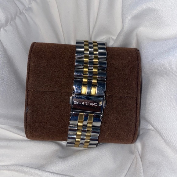 Michael Kors Two Tone watch (Gold and Silver) - Picture 2 of 5